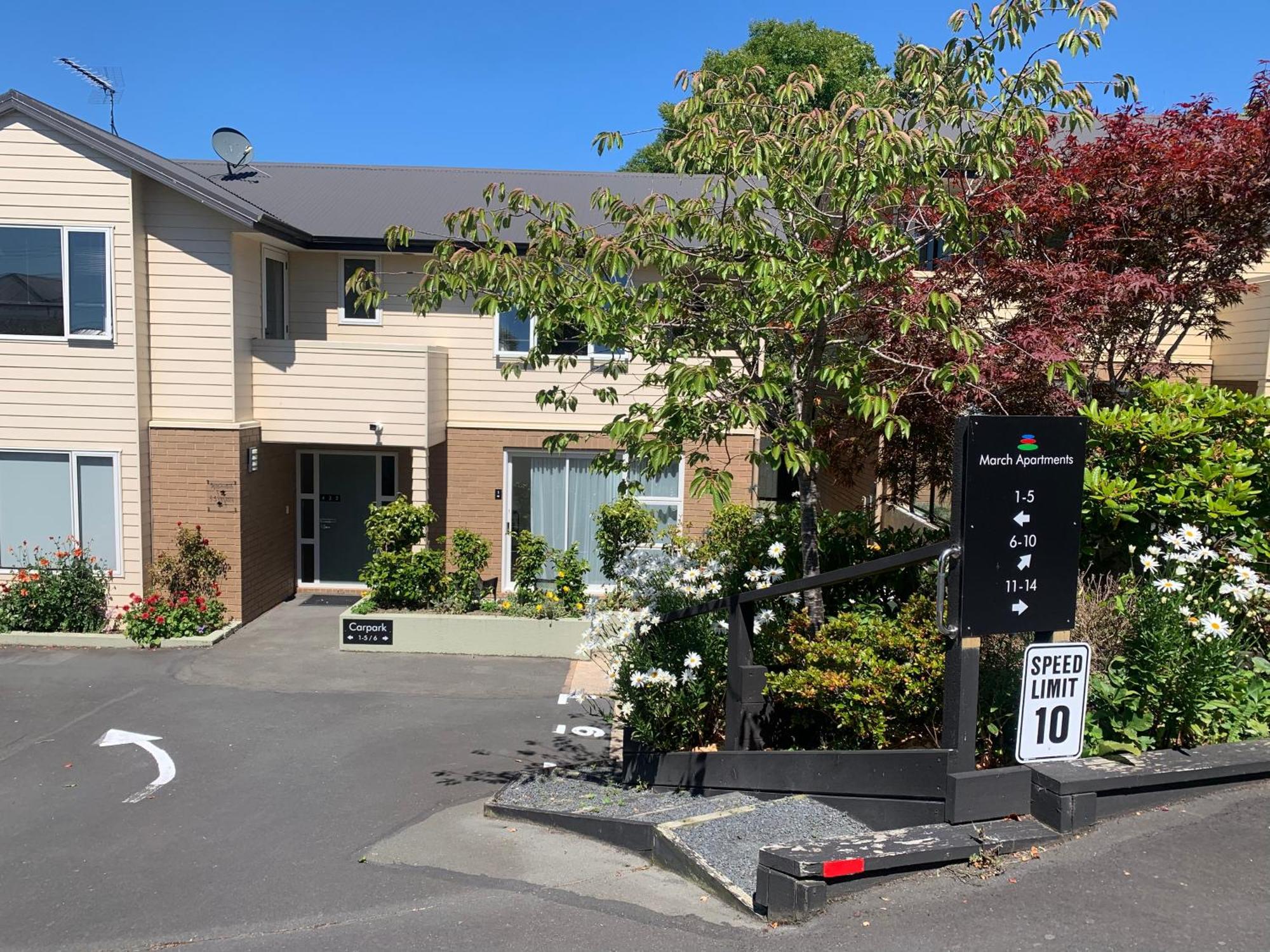 March Apartments Dunedin Esterno foto